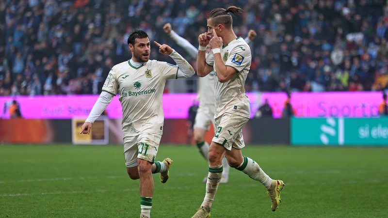 Jubel beim TSV 1860 München | Bild: picture alliance / Wagner | Ulrich Wagner Jubel beim TSV 1860 München