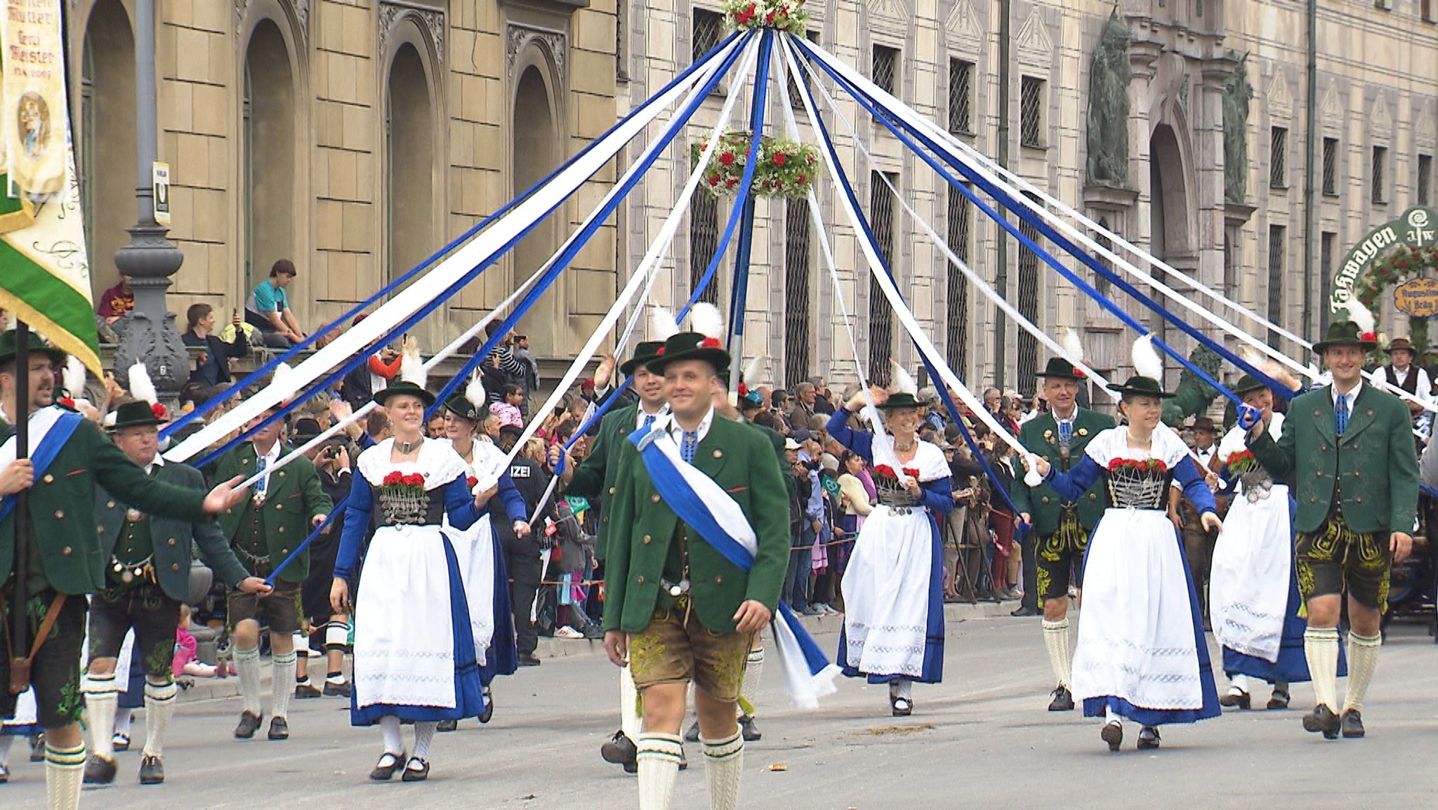 Trachten- und Schützenzug