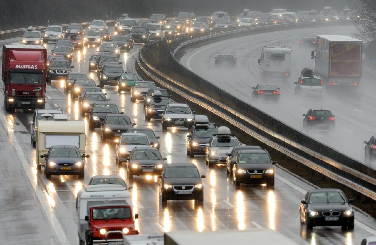 Verkehrsaufkommen Steigt Ab Dem Wochenende | BR24