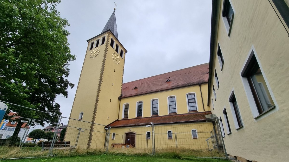 Aktuell eine Baustelle, auch was die Besetzung der Pfarrerstelle betrifft: Die Wackersdorfer Kirche St. Stephanus