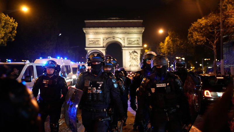 Polizeikräfte bei den erneuten Ausschreitungen in Frankreich