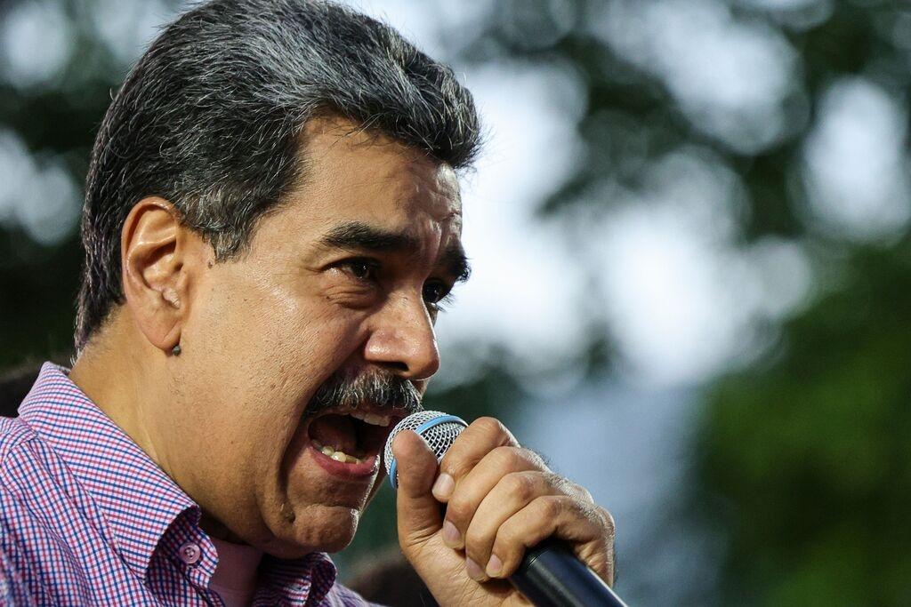 ARCHIV - 13.11.2025, Venezuela, Caracas: Der venezolanische Präsident Nicolas Maduro spricht während einer regierungsfreundlichen Jugendkundgebung. (zu dpa: «Wie der US-Einsatz in Venezuela abgelaufen sein soll») Foto: Jesus Vargas/dpa +++ dpa-Bildfunk +++