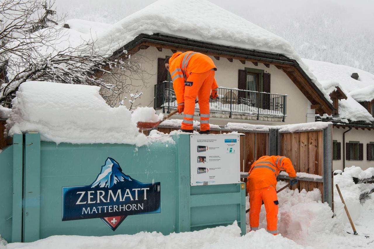 Zermatt Bleibt Von Außenwelt Abgeschnitten | BR24