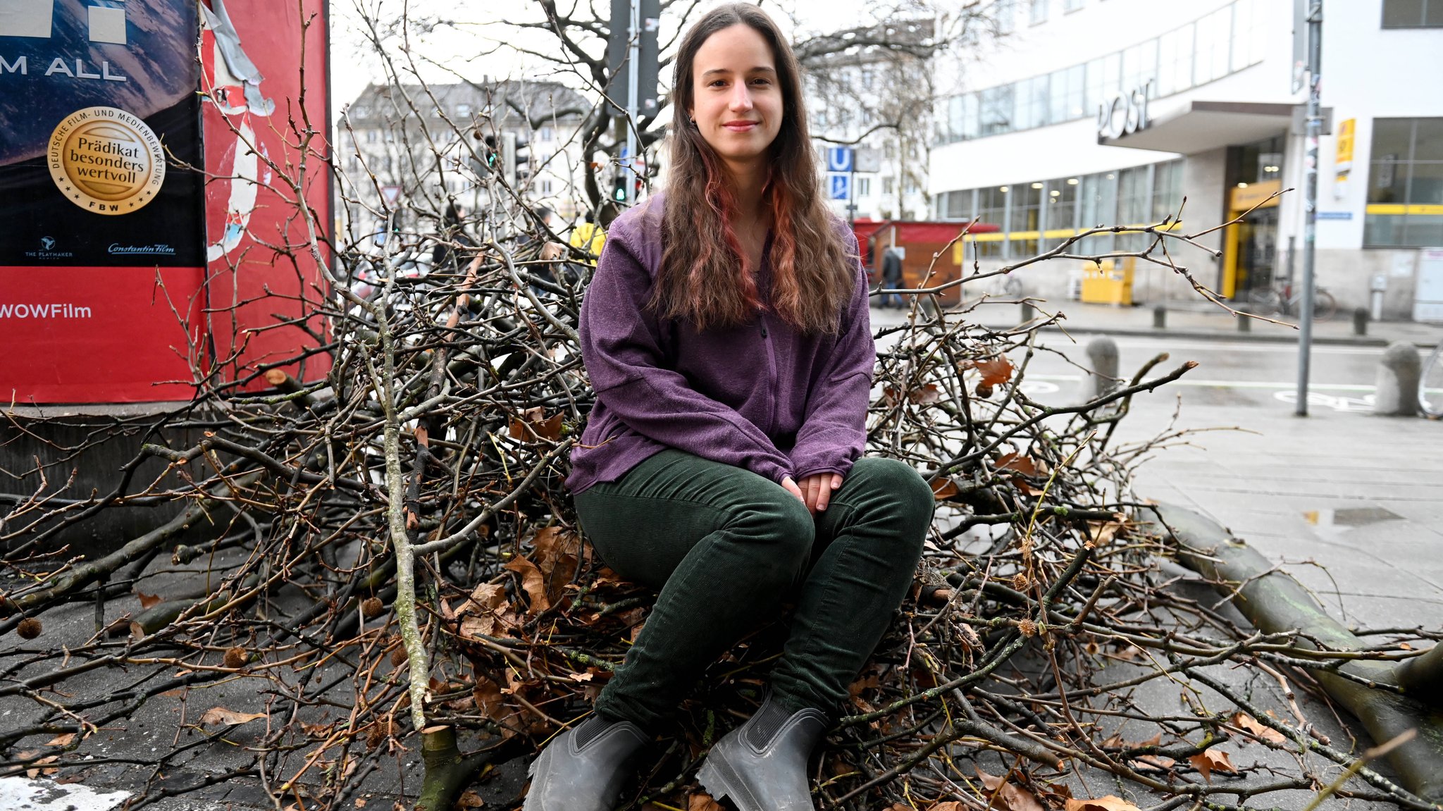 Klimaaktivistin Lisa Poettinger im Dezember 2023 in München