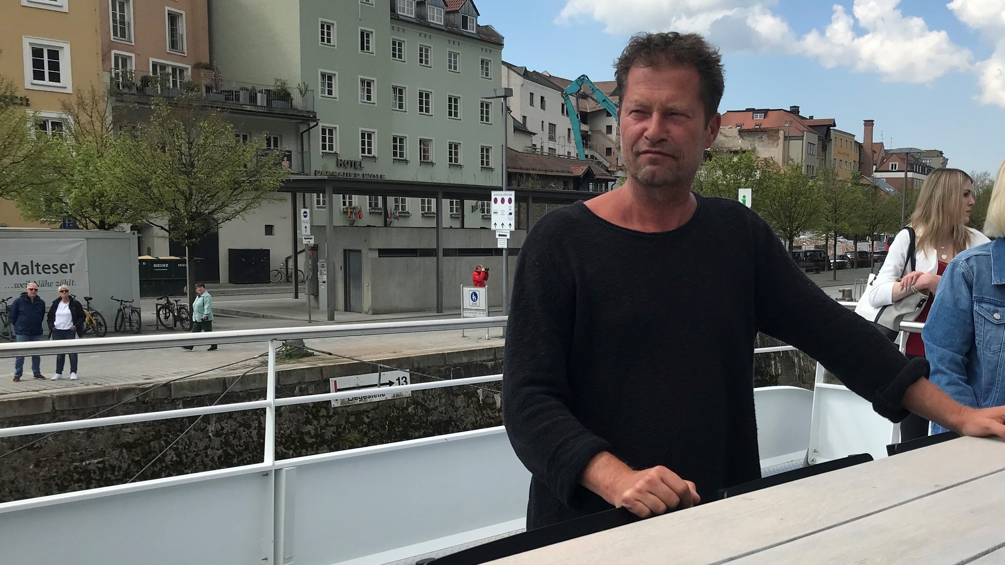 Til Schweiger auf dem Schiff in Passau