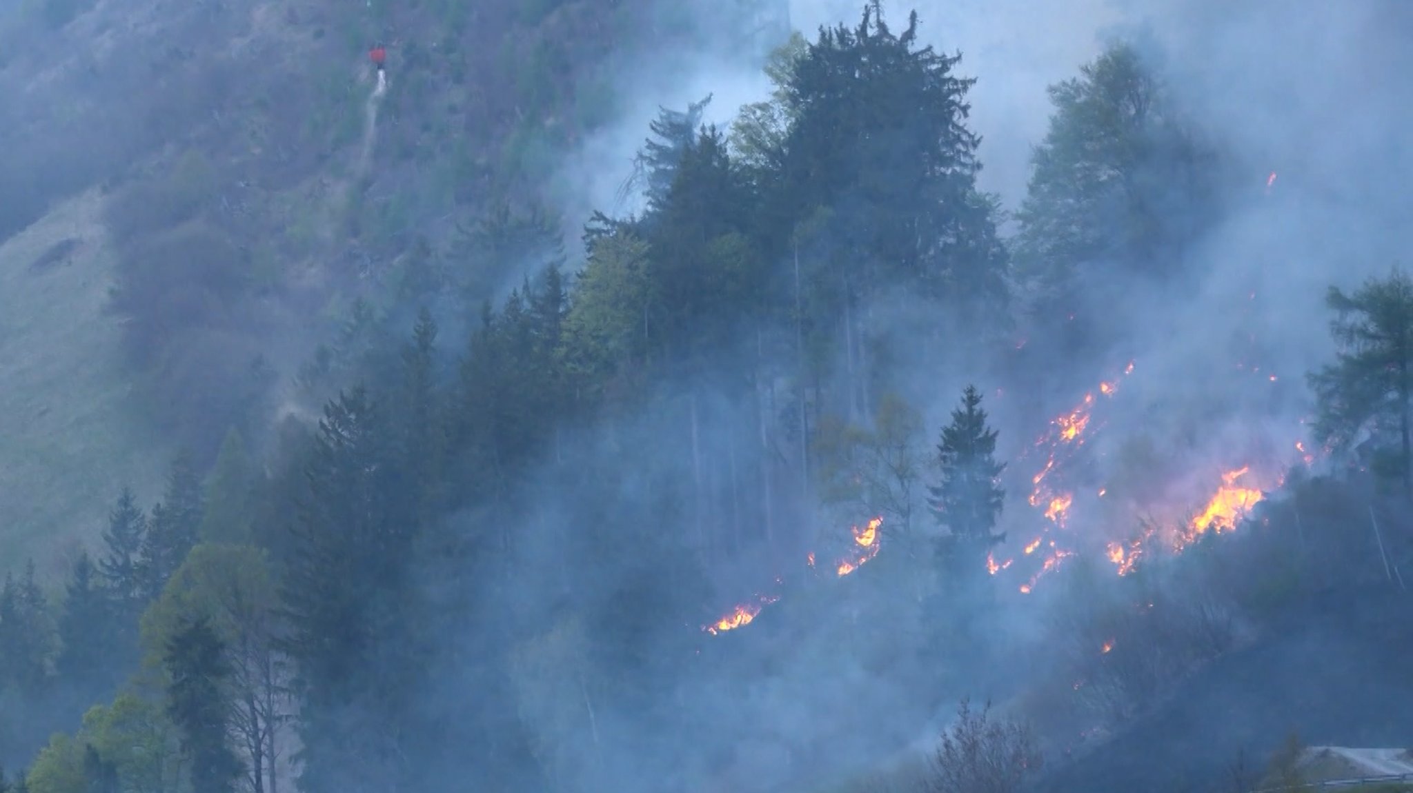 Waldbrand in Kärnten breitet sich aus