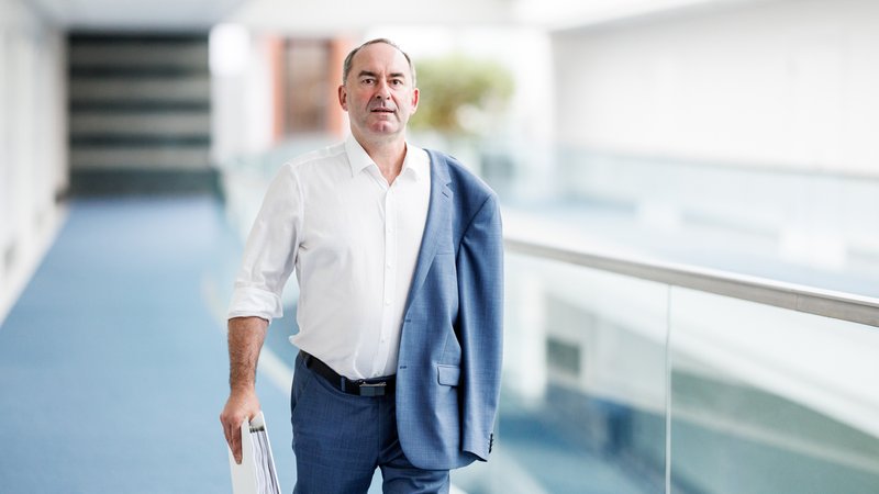 Hubert Aiwanger, bayerischer Wirtschaftsminister in der Staatskanzlei in München | Bild: picture alliance/dpa | Matthias Balk Hubert Aiwanger, bayerischer Wirtschaftsminister in der Staatskanzlei in München