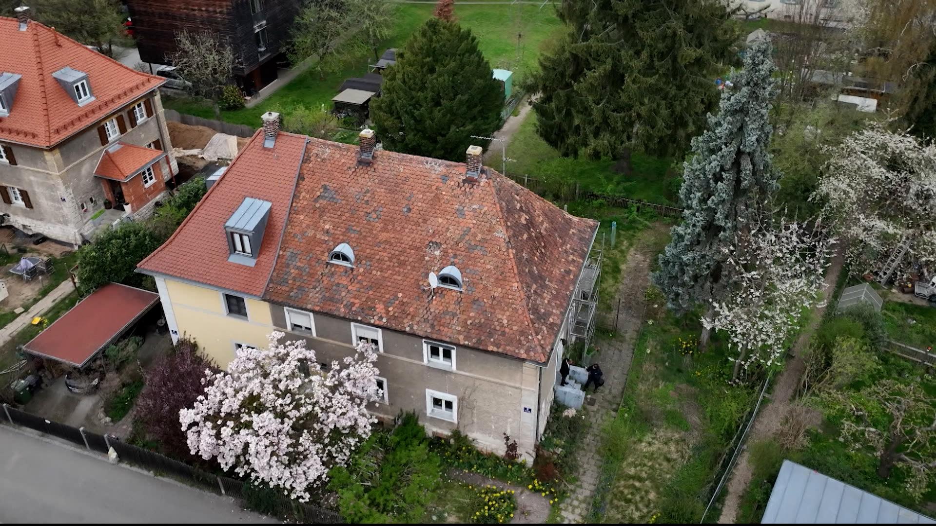 Renovierungsbedürftiges Haus