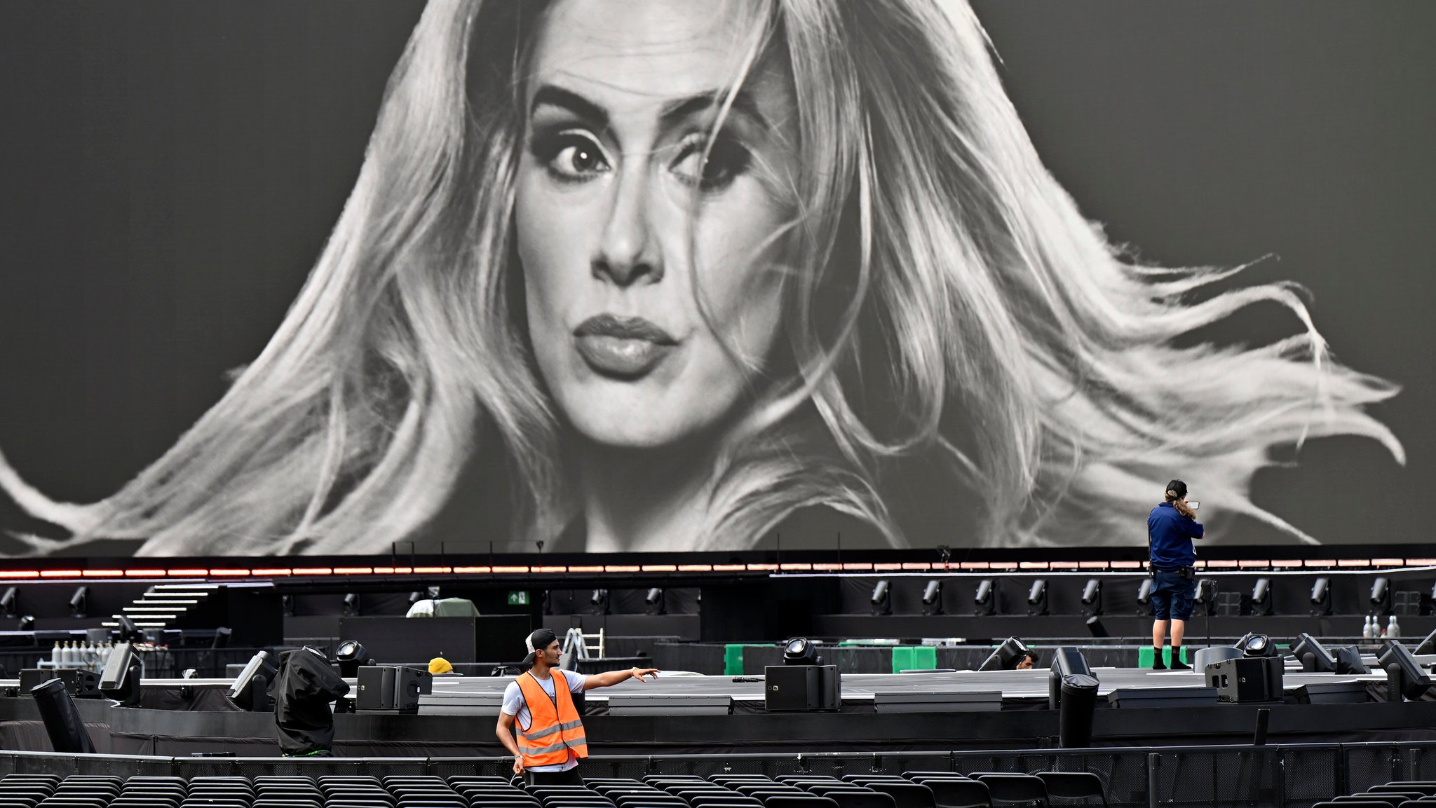 Adele hatte in München zehn Konzerte in einer eigens aufgebauten provisorischen Arena gegeben. 