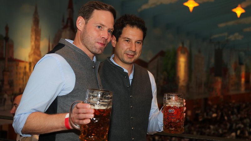 Sportgeschäftsführer Christian Werner (links) und Trainer Argirios Giannikis (rechts). | Bild: picture-alliance / dpa Sportgeschäftsführer Christian Werner (links) und Trainer Argirios Giannikis (rechts).