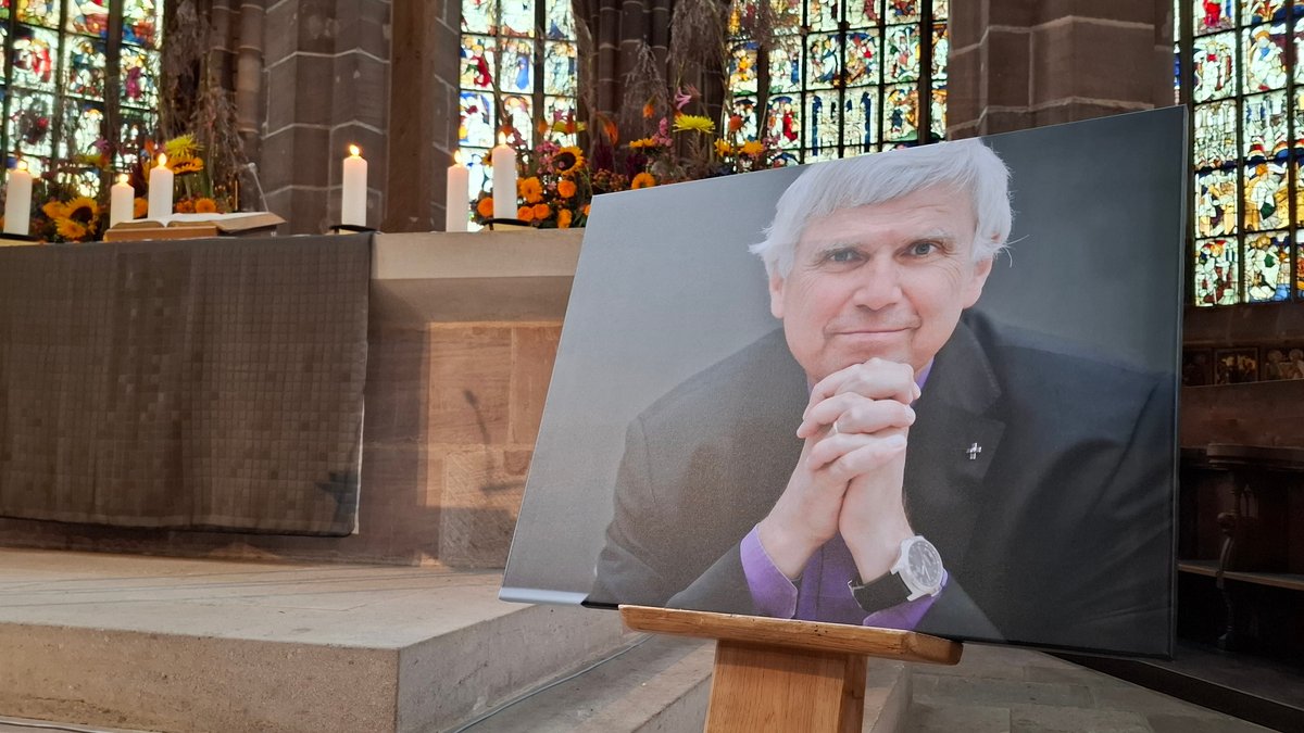 "Kraft und Frömmigkeit": Abschied von Altlandesbischof Friedrich