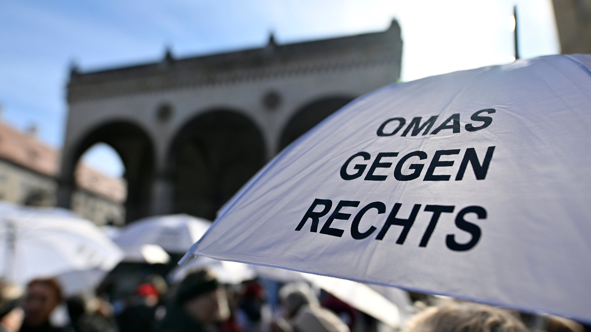 (Symbolbild) Demonstration in München gegen Rechtsruck im Februar