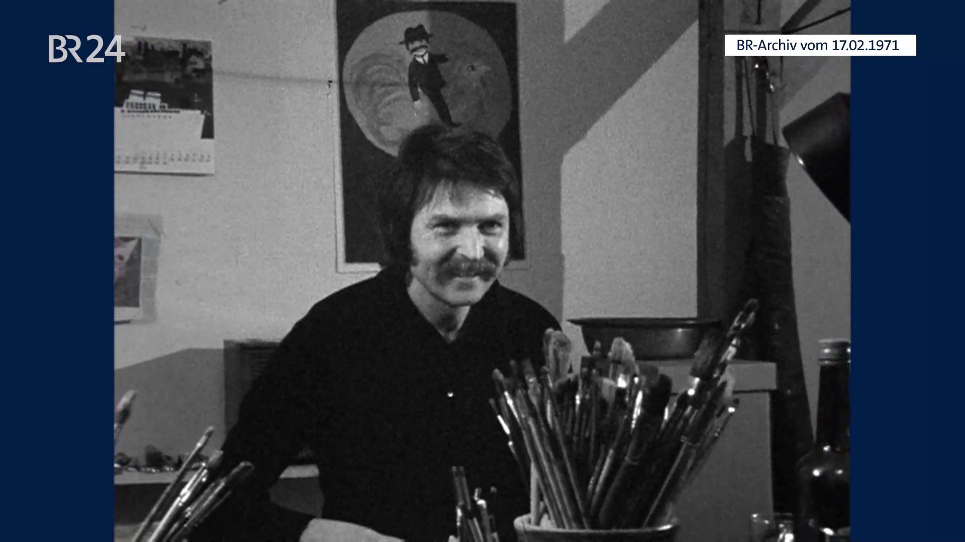 Janosch in seiner Werkstatt