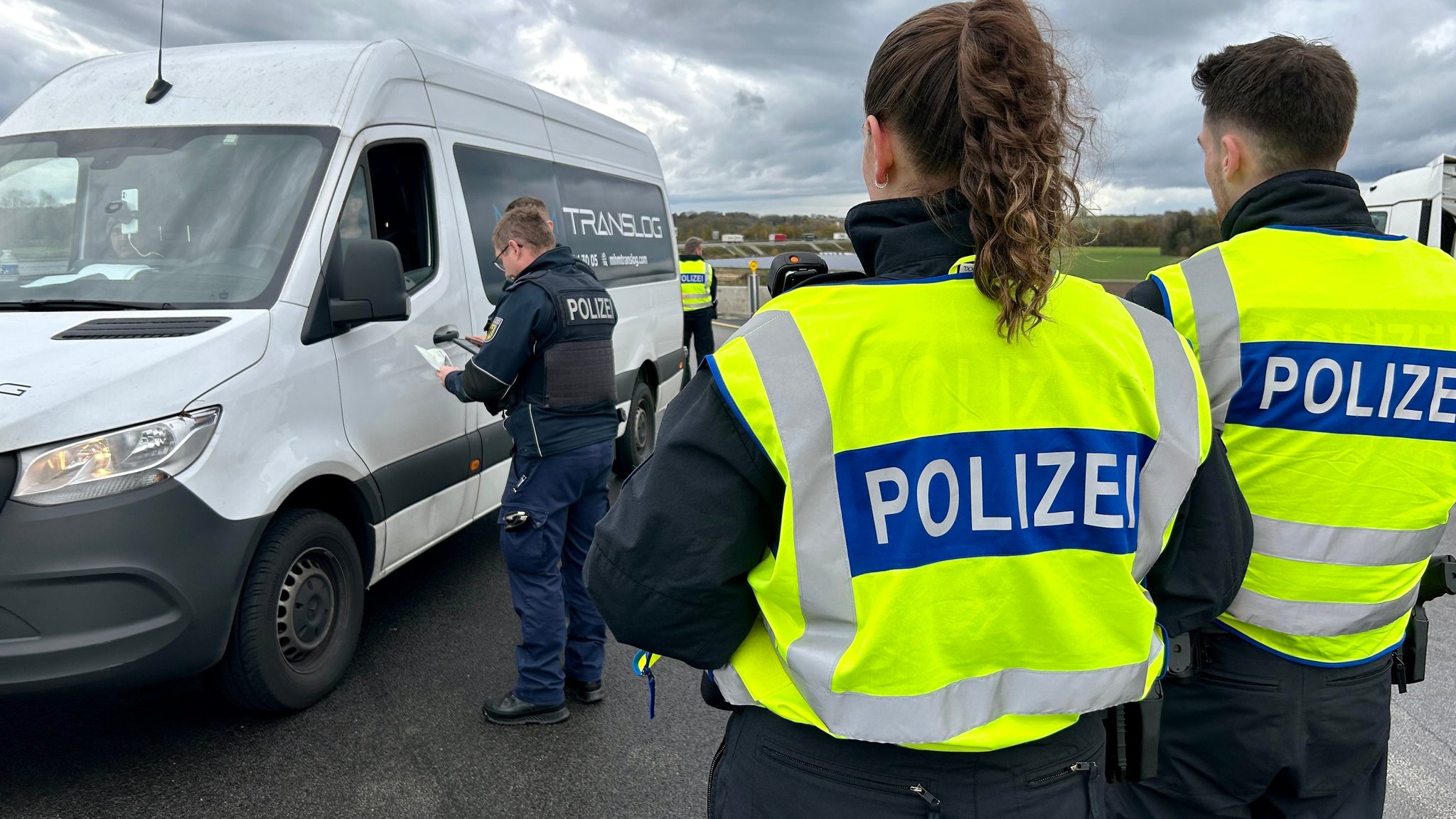 Polizei zerschlägt internationalen Schlepperring