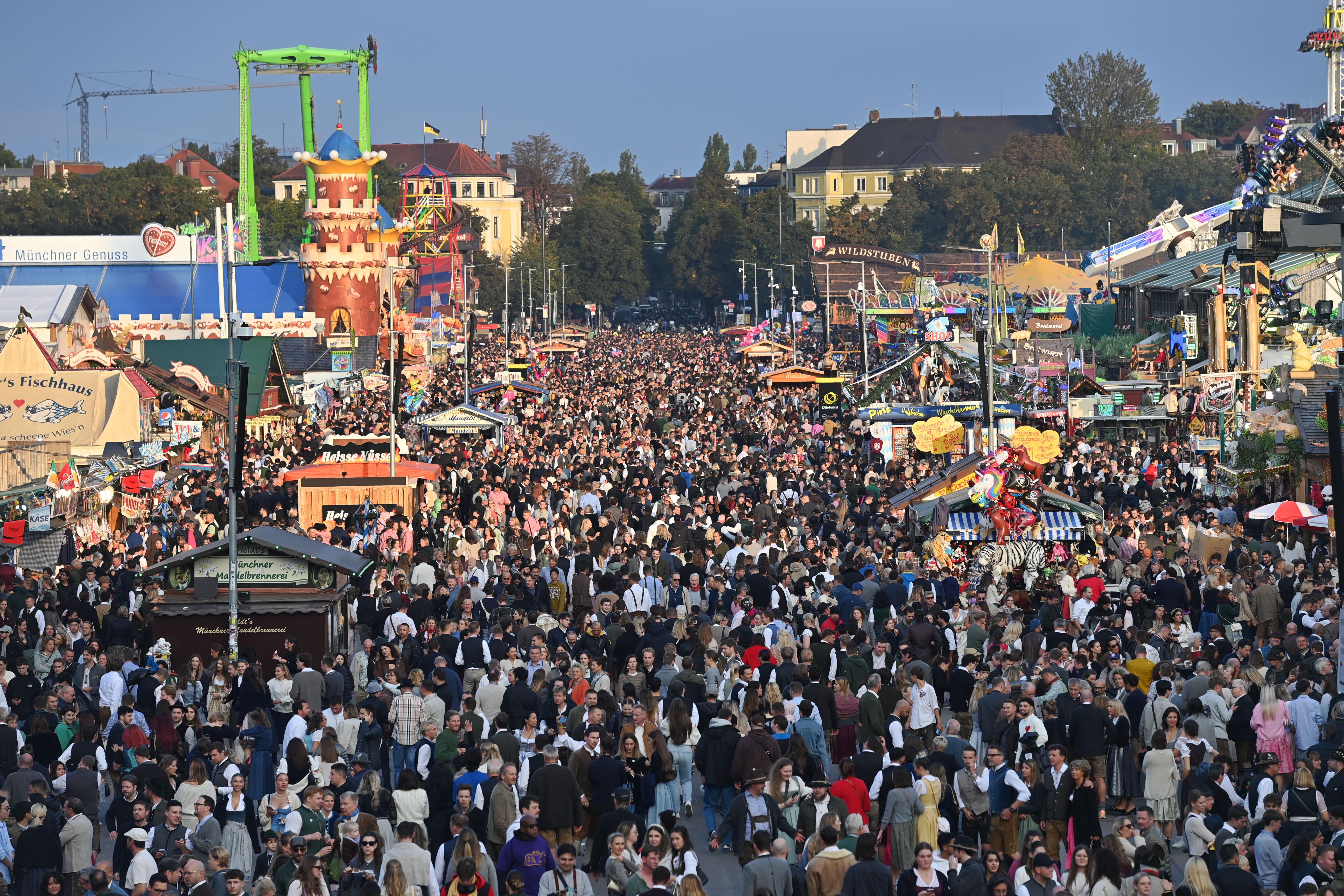 Menschenmassen auf dem Oktoberfest