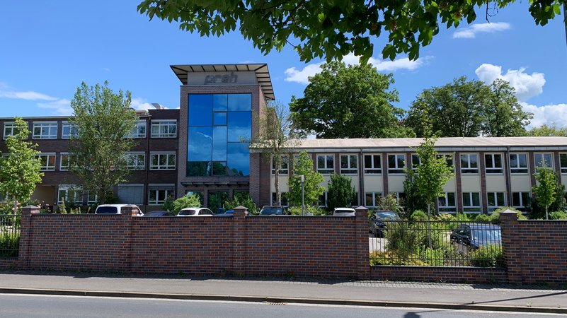 Das Verwaltungsgebäude von Preh in Bad Neustadt | Bild: BR/Norbert Steiche Das Verwaltungsgebäude von Preh in Bad Neustadt