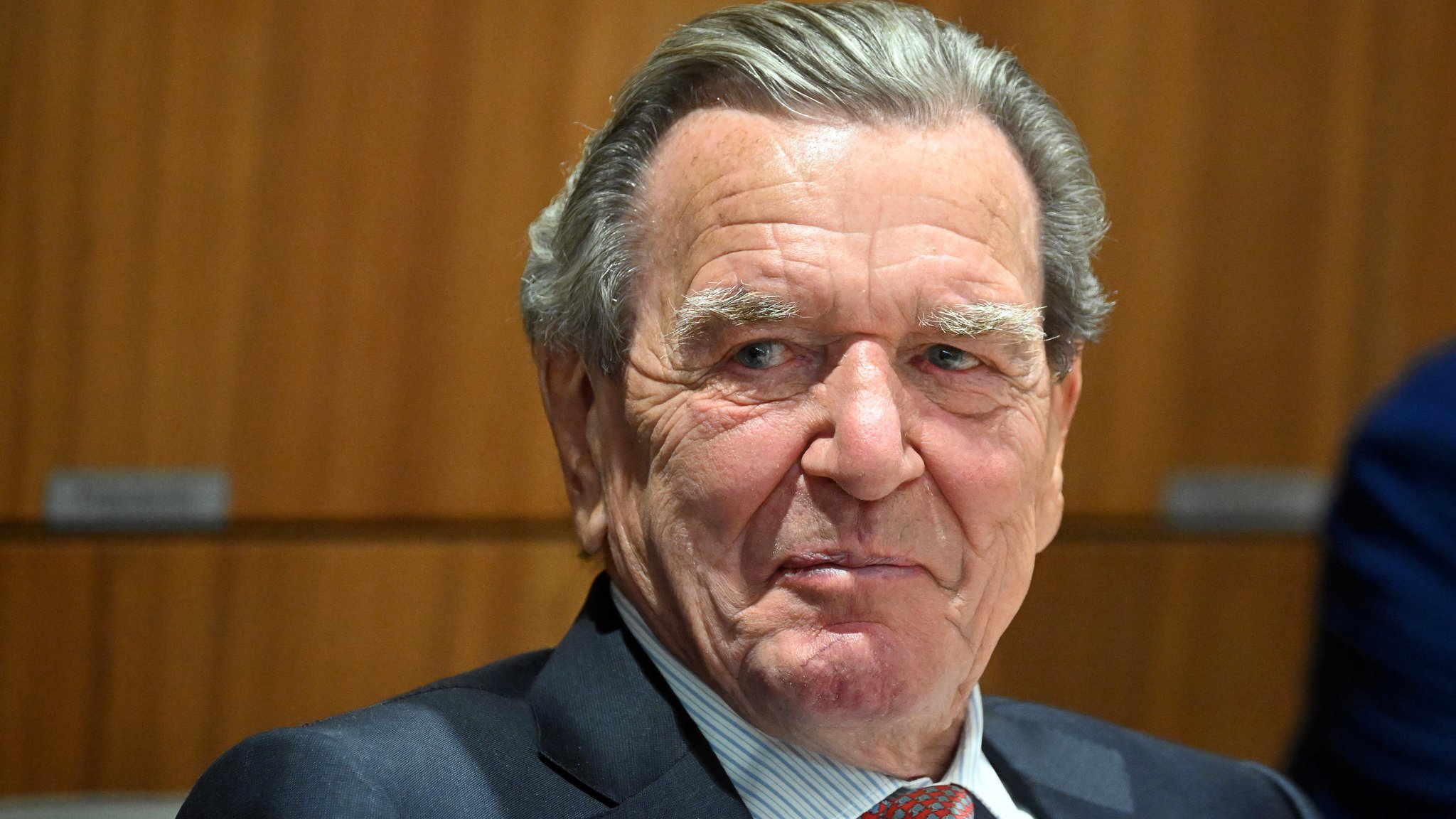 Sein Besuch bei Putin sorgt für Kritik: Ex-Kanzler Gerhard Schröder
