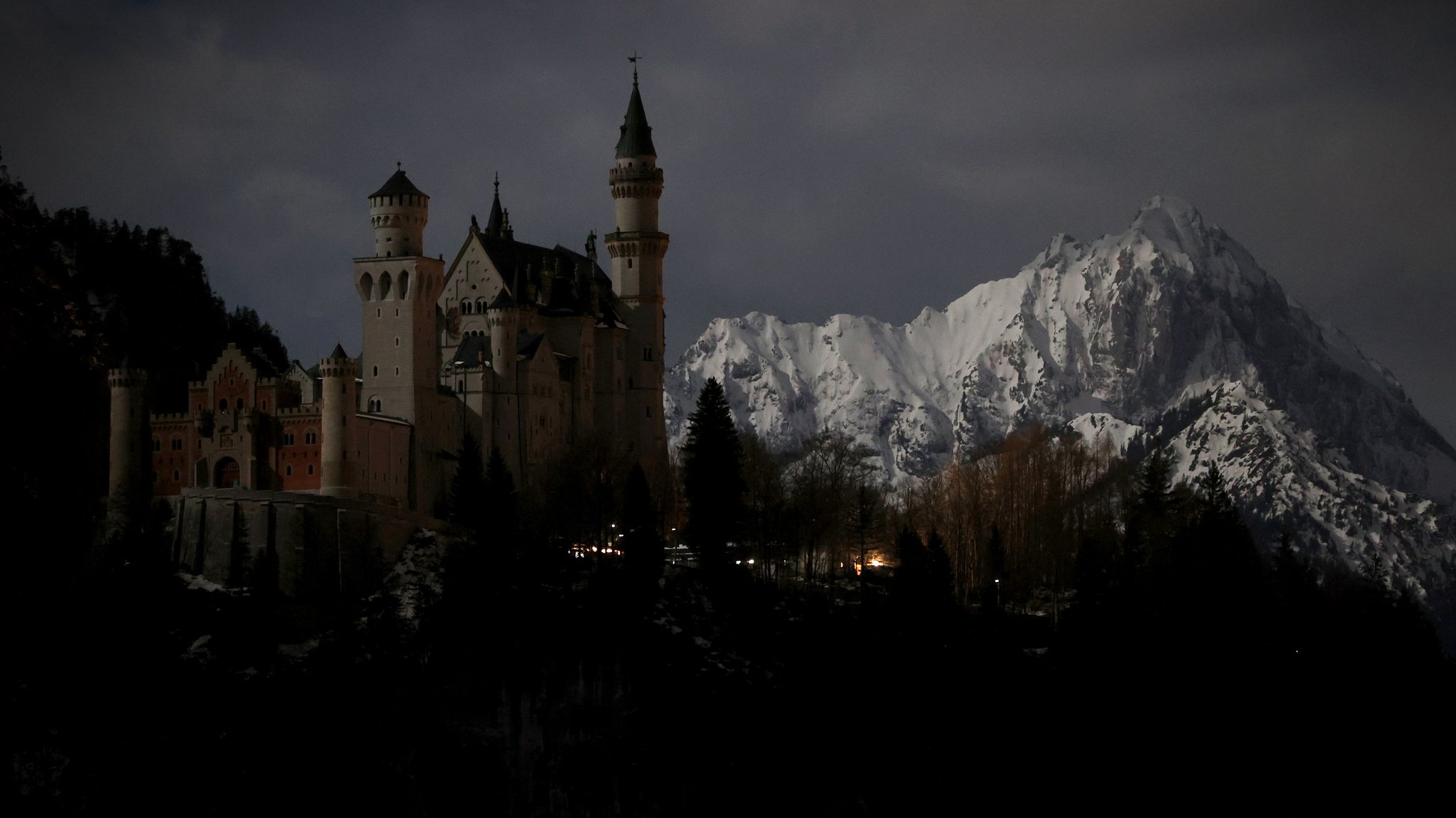 Das unbeleuchtete Schloss Neuschwanstein