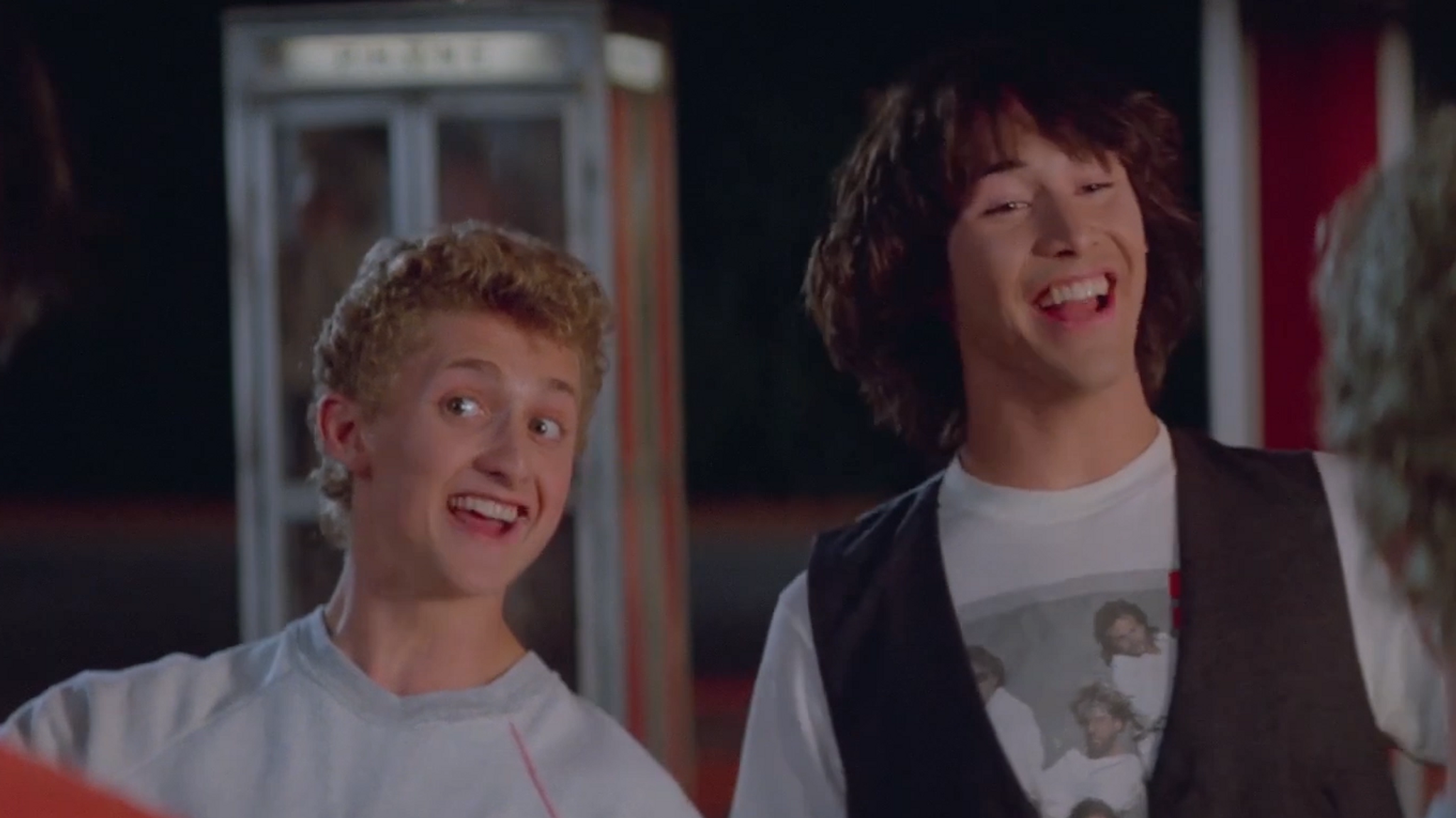 Zwei liebenswerte Chaoten. Alex Winter (l.) und Keanu Reeves als Bill und Ted in "Bill und Teds verrückte Reise durch die Zeit" (Filmszene)