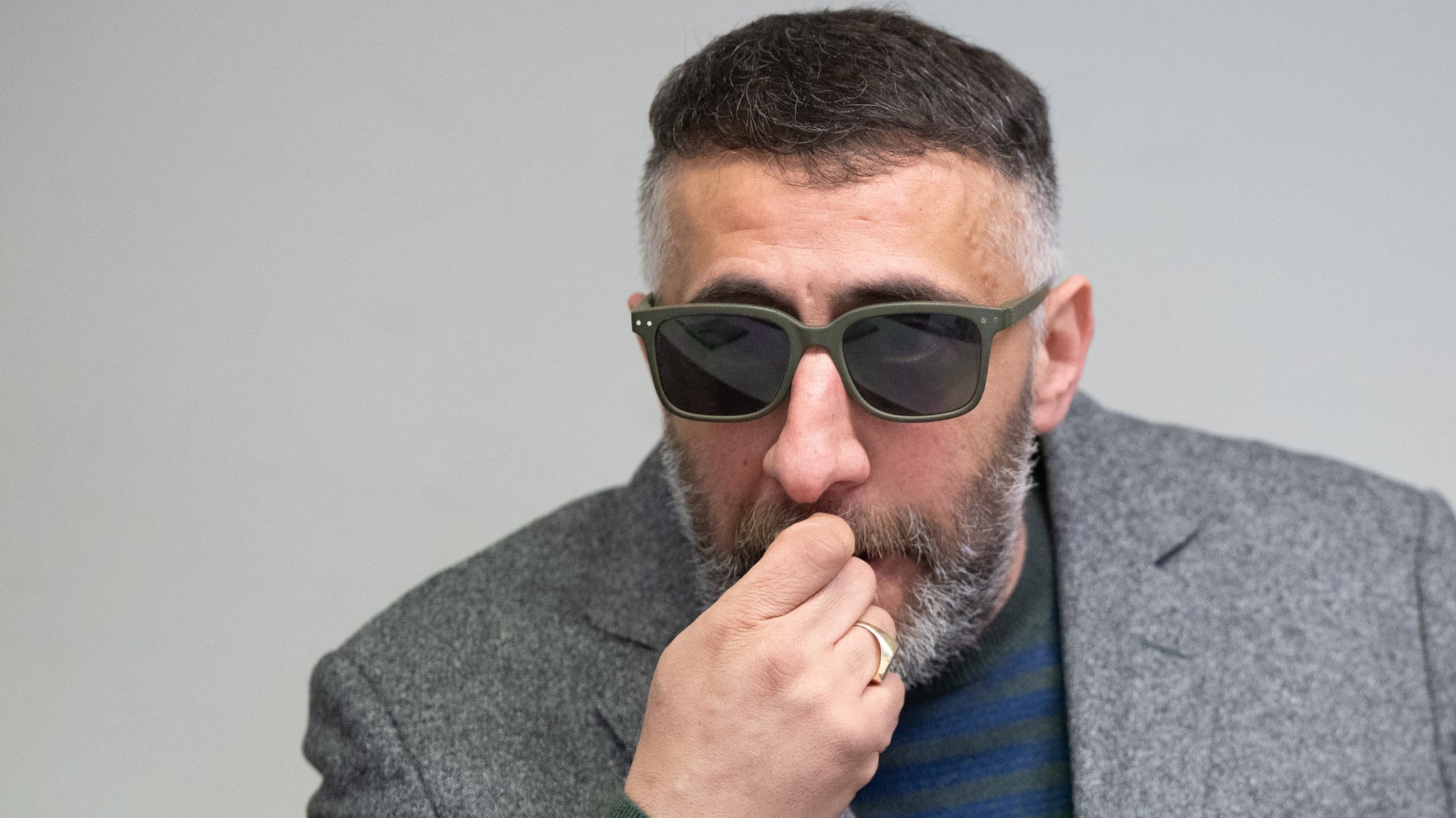 Der Schauspieler Kida Khodr Ramadan ist wegen erneuten Fahrens ohne Fahrerlaubnis zu zehn Monaten Haft verurteilt worden. | Bild: dpa-Bildfunk/Sebastian Gollnow Der Schauspieler Kida Khodr Ramadan ist wegen erneuten Fahrens ohne Fahrerlaubnis zu zehn Monaten Haft verurteilt worden.
