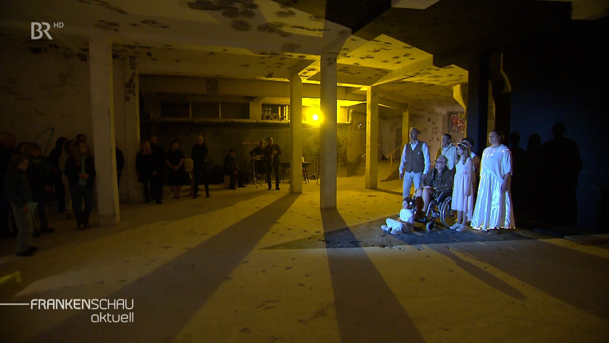 Teil der Kunstperformance, die unter der Mogetissa-Therme in Weißenburg dargeboten wird.