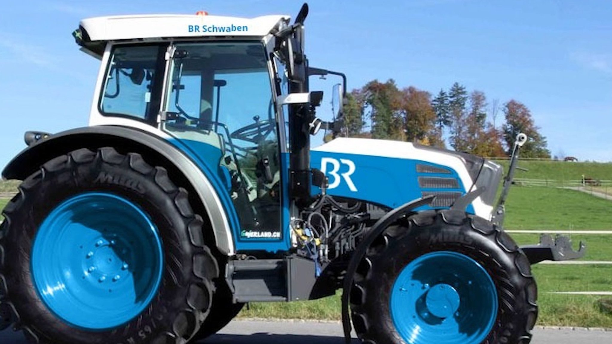 Traktor mit BR-Logo