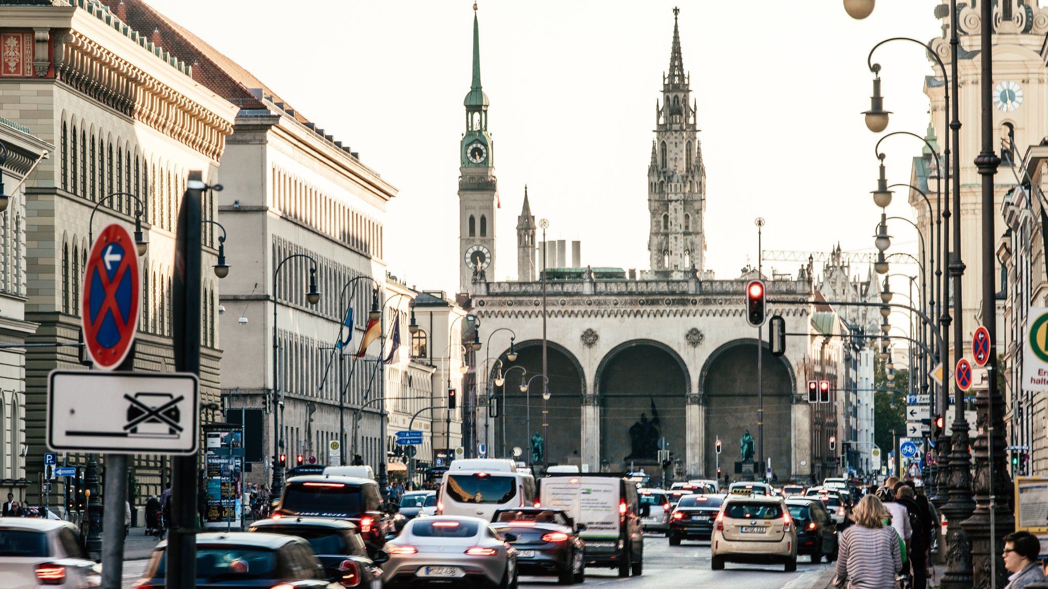 Verkehrsinfarkt auf der Ludwigstraße in der Münchner Innenstadt. | Bild: BR/Fabian Stoffers Verkehrsinfarkt auf der Ludwigstraße in der Münchner Innenstadt.