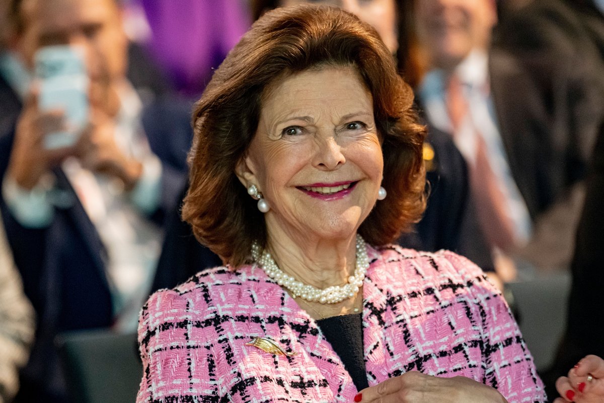 Söder empfängt Königin Silvia mit Gebirgsschützen und Trachtlern