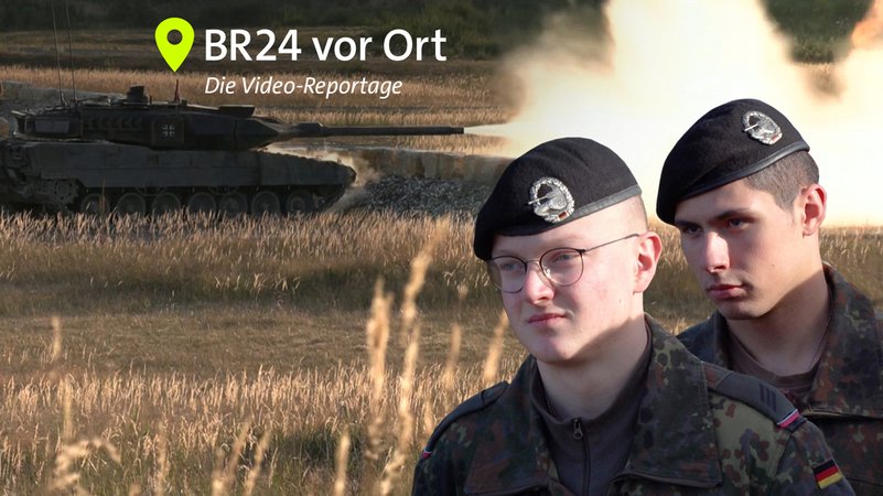 Die Soldaten Moritz (rechts) und Enno vor einem Panzer | Bild: BR Die Soldaten Moritz (rechts) und Enno vor einem Panzer