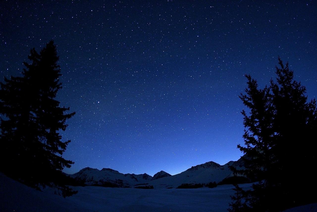 Sternenhimmel über den Alpen