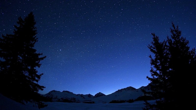 Sternenhimmel über den Alpen