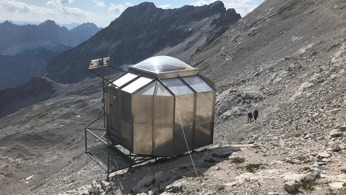 Notunterkunft im Naturschutzgebiet Karwendel: Das Konrad-Schuster-Biwak. 
