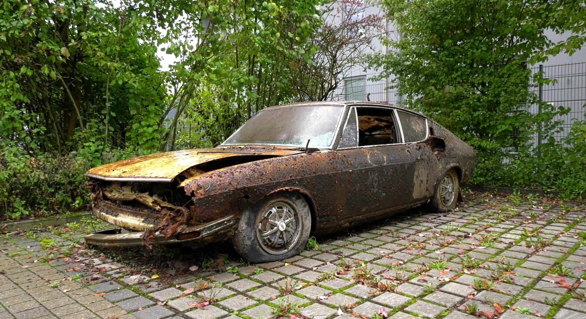 Im Juli 2022 hatten Arbeiter im Pfreimdstausee mit einem Sonar im Schlamm das Autowrack entdeckt.