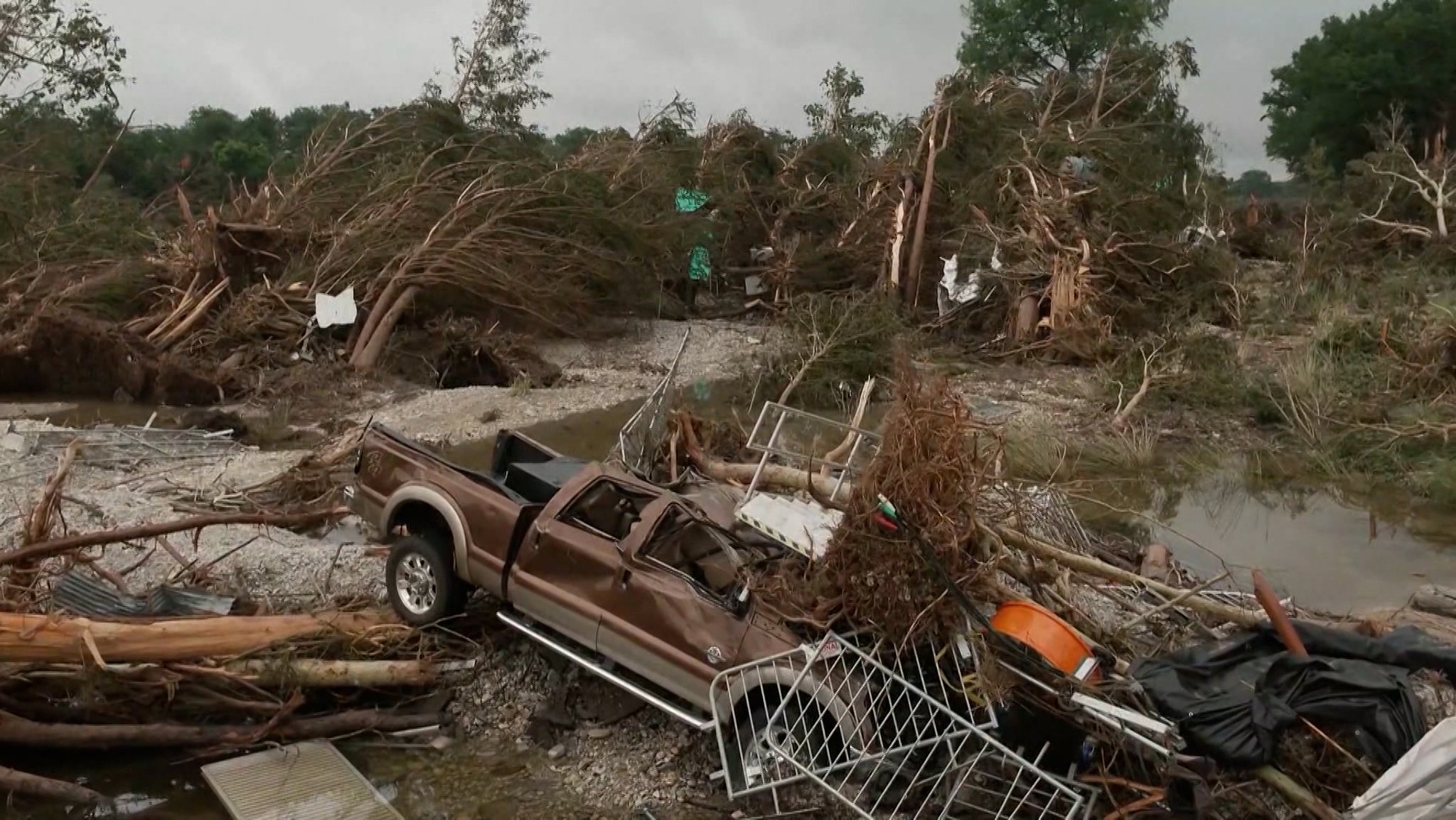 Nach der Sturzflut im US-Bundesstaat Texas ist die Zahl der Toten auf mehr als 80 gestiegen.