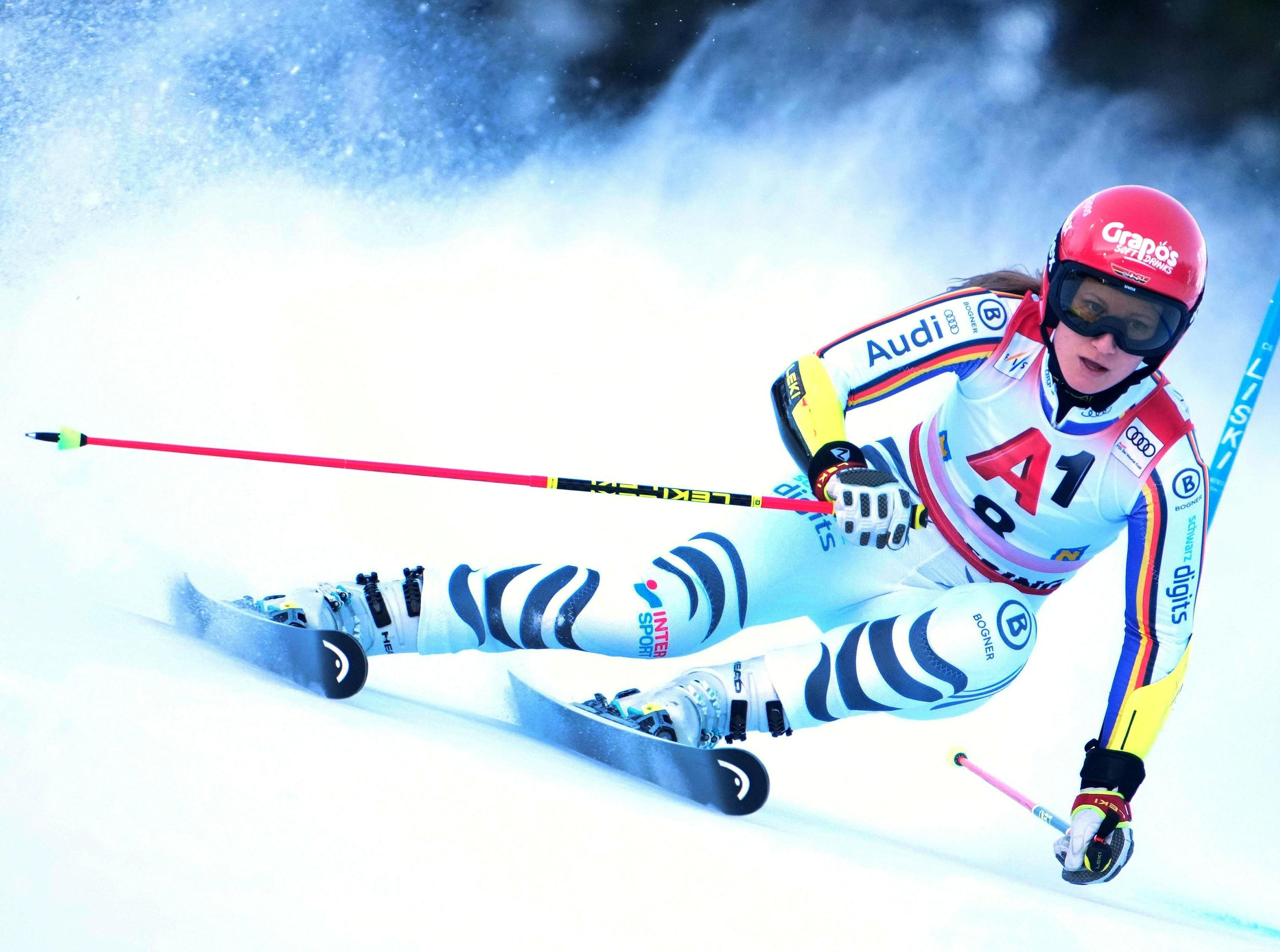 27.12.2025, Österreich, Semmering: Ski alpin: Weltcup, Riesenslalom, Frauen, 1. Durchgang: Lena Dürr (Deutschland) in Aktion. 
