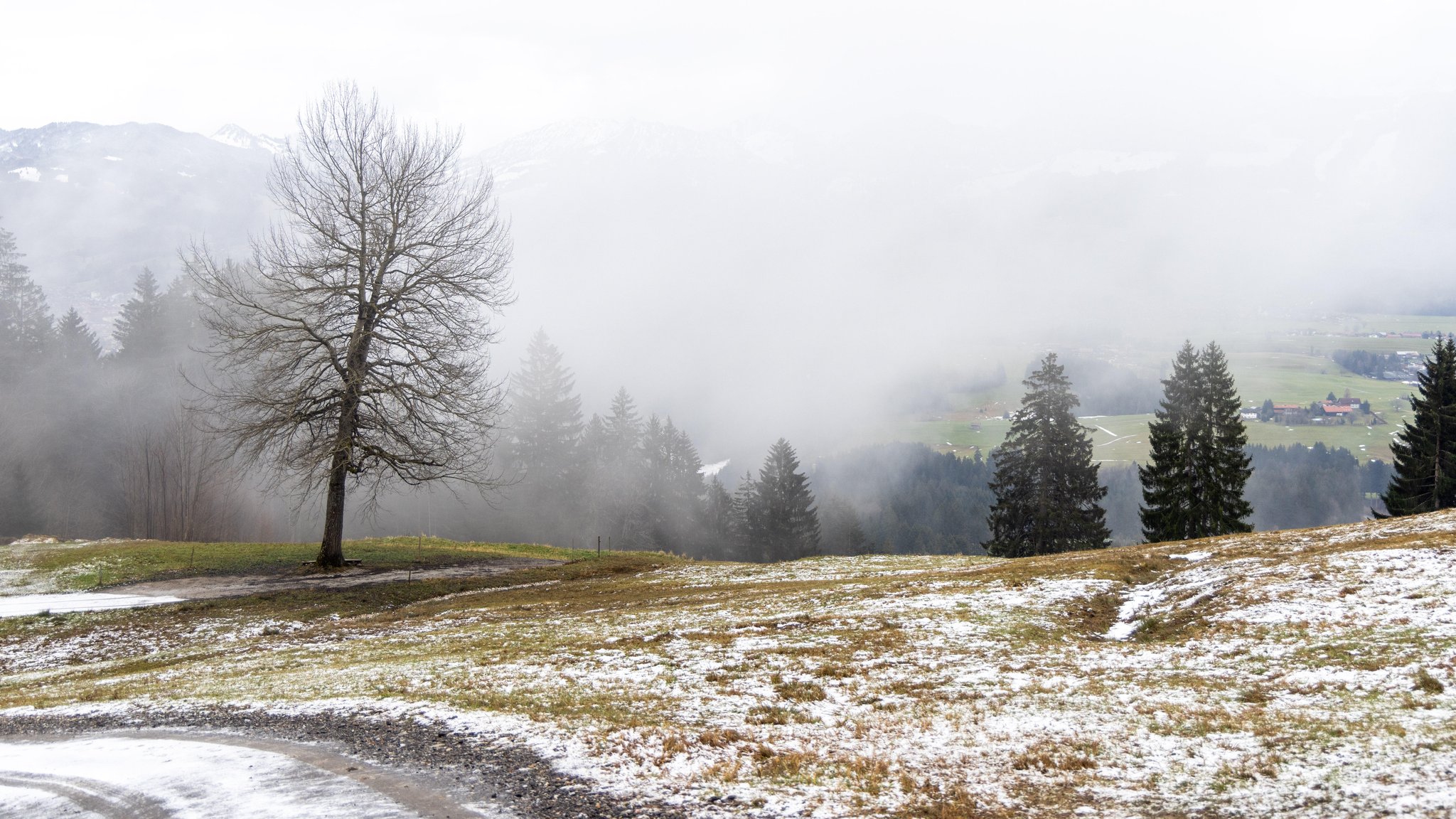 Wetter in Bayern: Wenig Neuschnee, doch es kann glatt werden