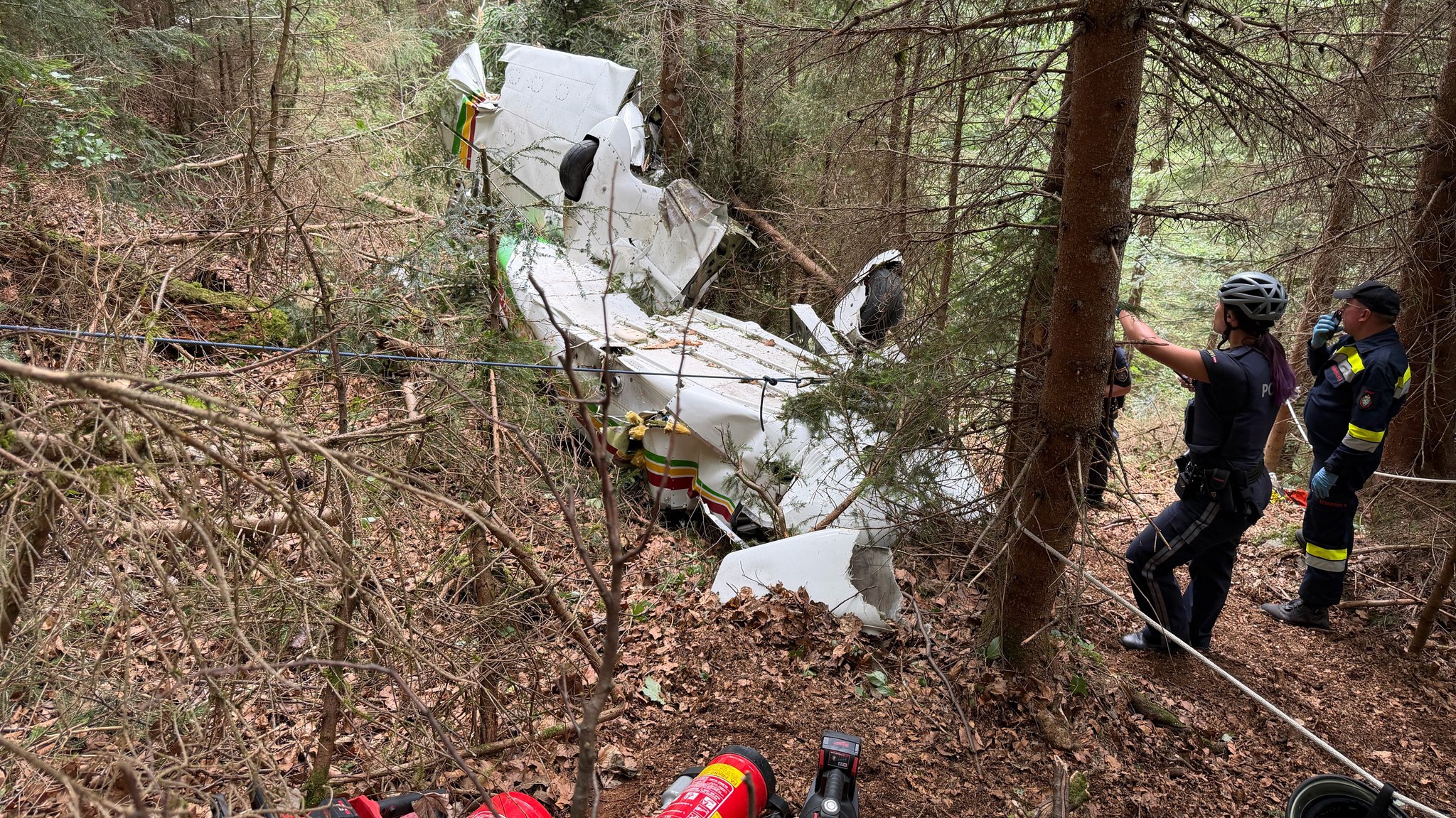 Zwei Tote bei Flugzeugabsturz in Österreich 