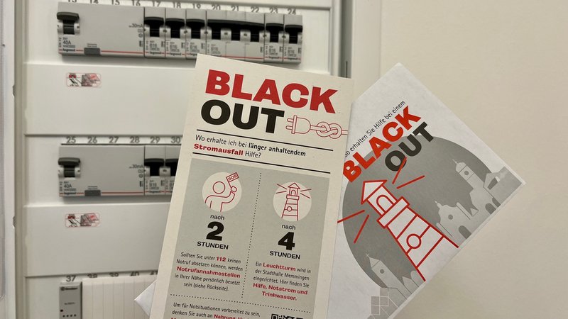 In den kommenden Wochen sollen die Blackout-Karten an die Haushalte in Memmingen verteilt werden.