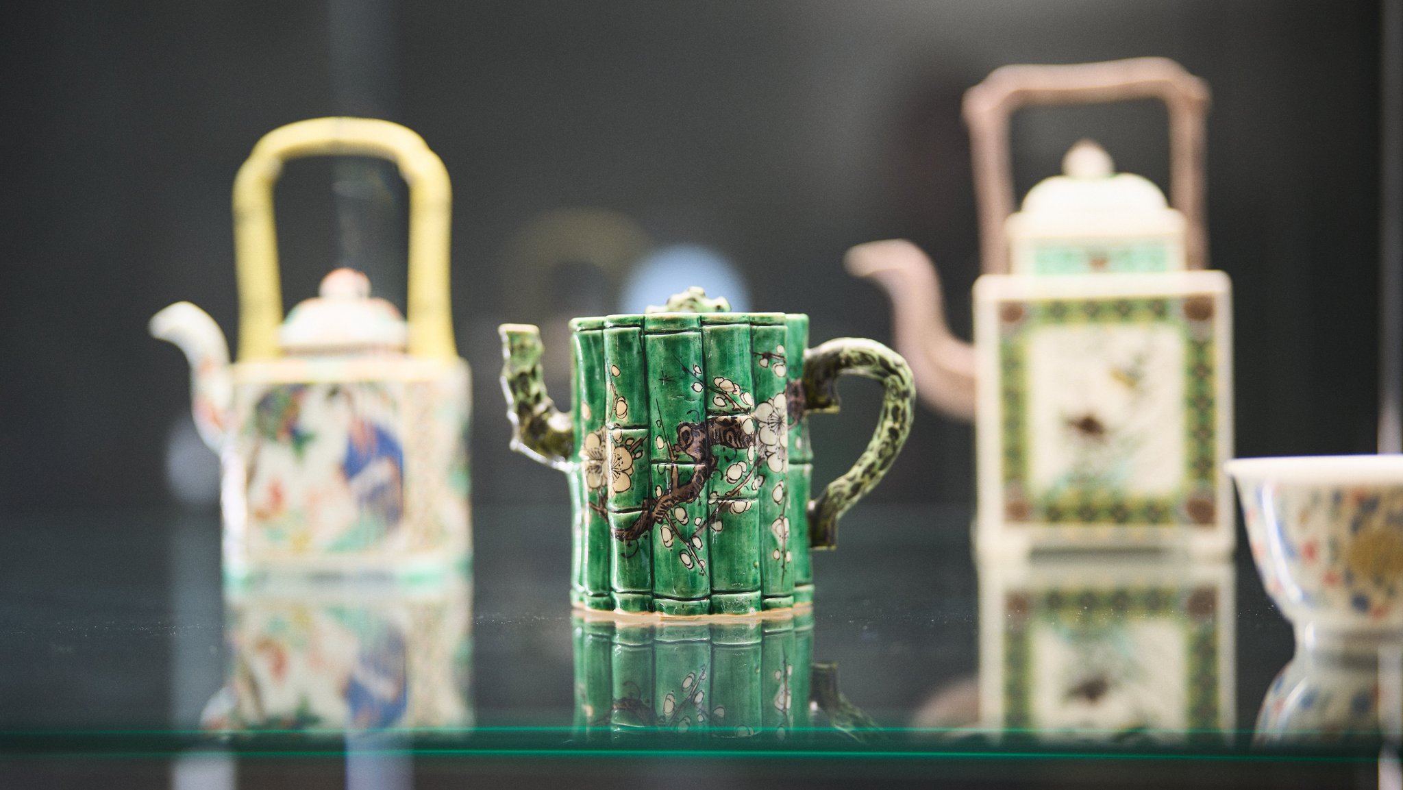 Gerippte Kanne, die an Bambusstängel erinnert