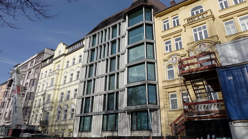 Projekt Erhardtstraße 10 - Fassade des Neubaus zur Isar. | Bild: picture alliance / SZ Photo | Robert Haas Projekt Erhardtstraße 10 - Fassade des Neubaus zur Isar.