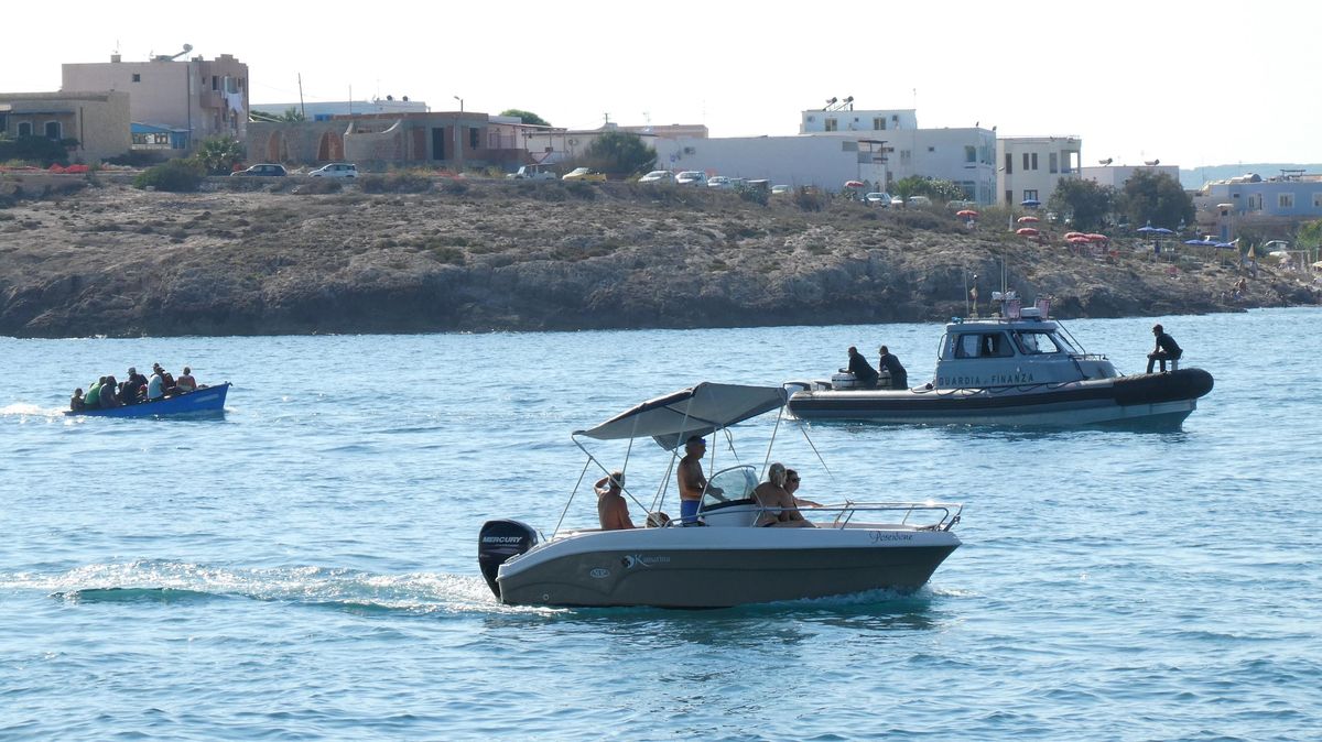 Urlaubsinsel Lampedusa Tor Zu Europa Fur Fluchtlinge Br24