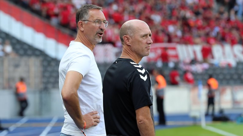 Achim Beierlorzer und Joe Enochs | Bild: picture alliance / contrastphoto | O.Behrendt Achim Beierlorzer und Joe Enochs