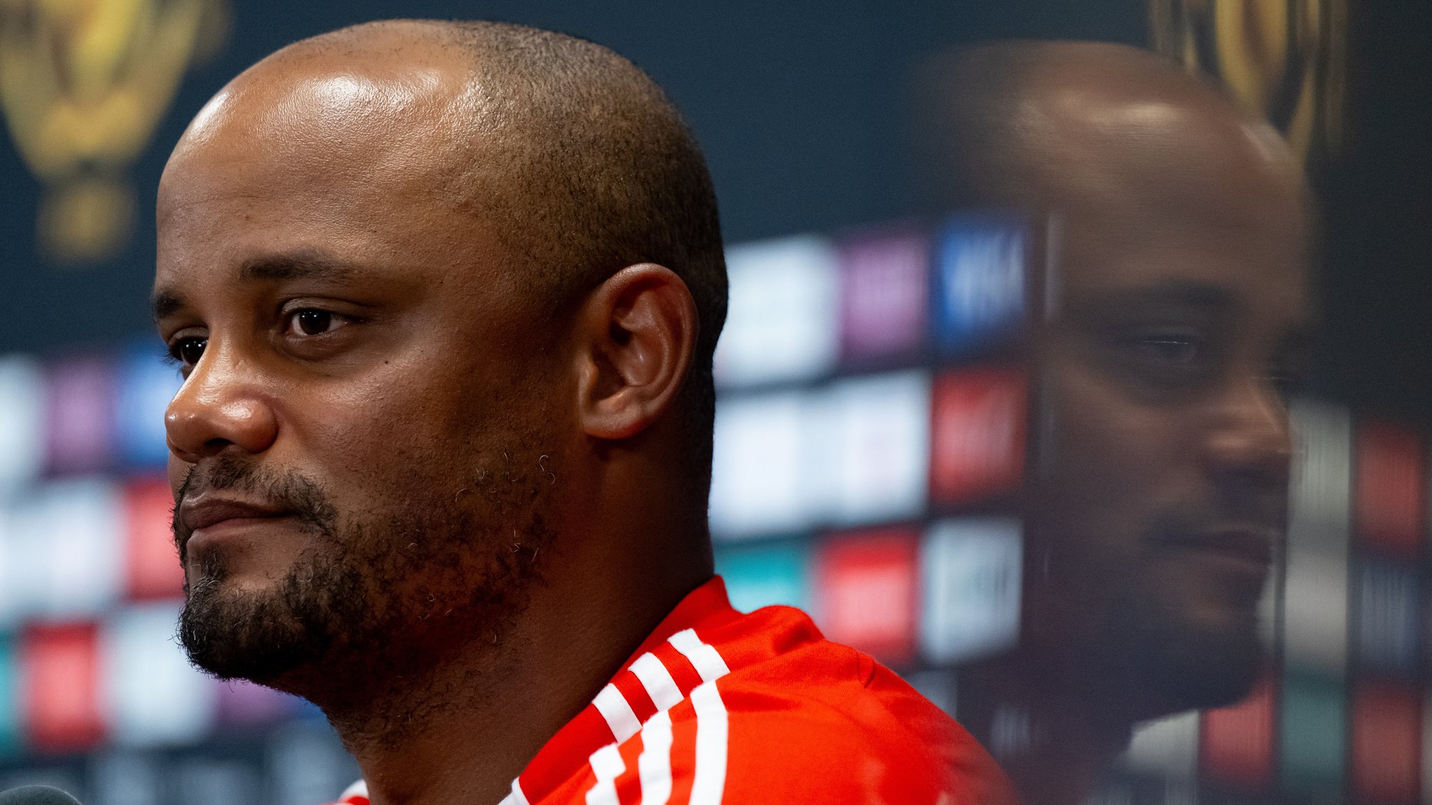 FC-Bayern-Trainer Vincent Kompany | Bild: picture-alliance/dpa FC-Bayern-Trainer Vincent Kompany