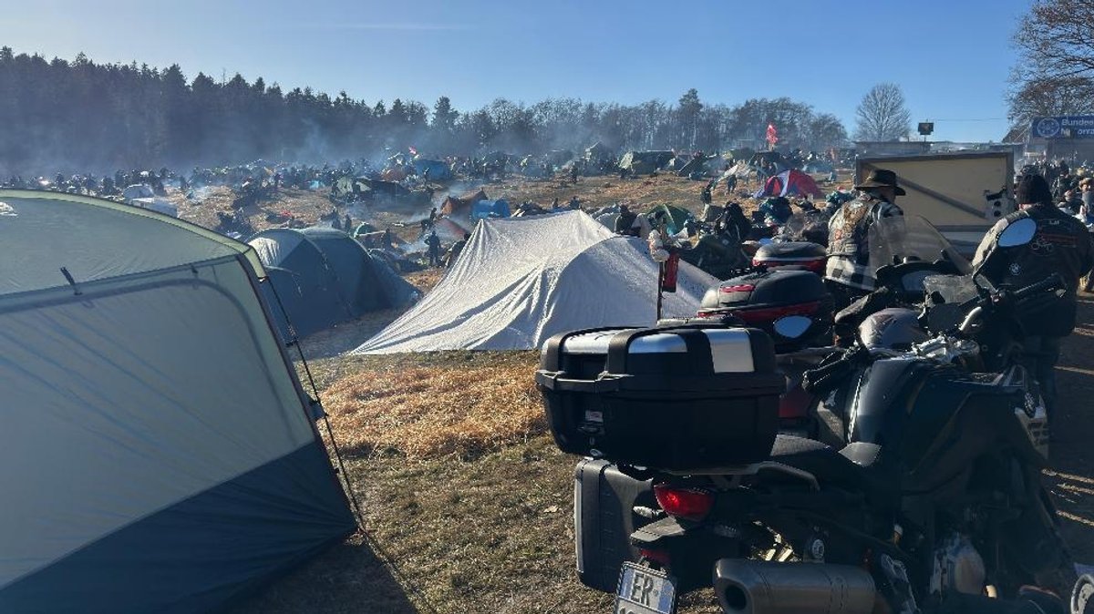 Elefantentreffen in Thurmansbang: Bikerfeeling im Hexenkessel