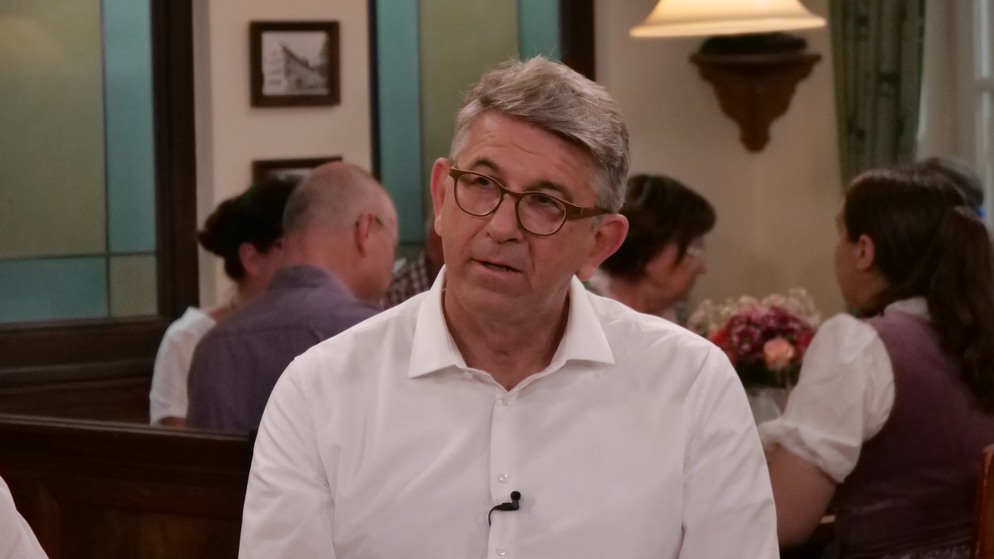 Kulturstaatsminister Wolfram Weimer beim Sonntags-Stammtisch | Bild: BR.de Kulturstaatsminister Wolfram Weimer beim Sonntags-Stammtisch