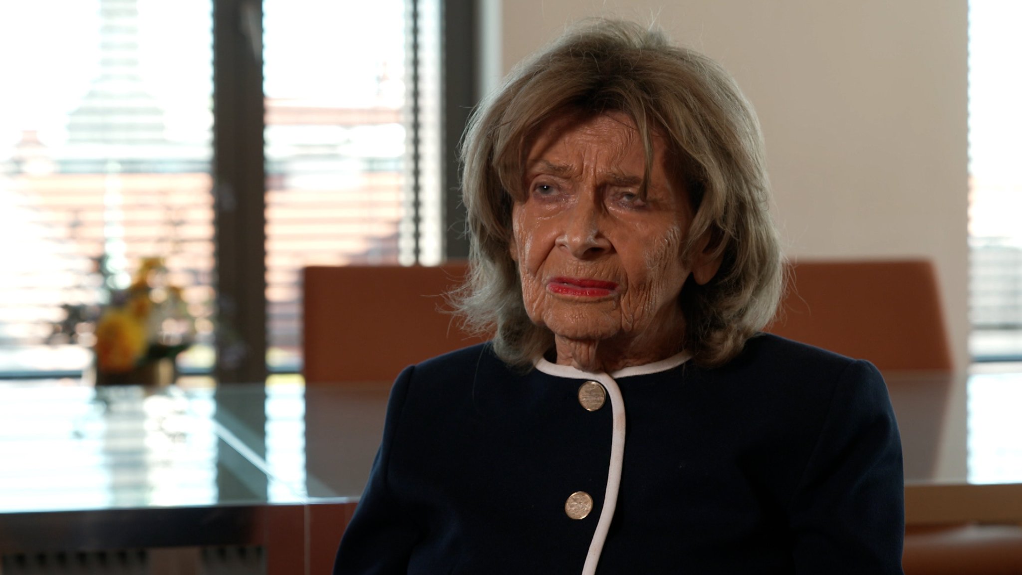 IKG-Präsidentin Charlotte Knobloch erzählt davon, wie sie den Tag des Hamas-Massakers vom 7. Oktober 2023 erlebt hat | Bild: BR IKG-Präsidentin Charlotte Knobloch erzählt davon, wie sie den Tag des Hamas-Massakers vom 7. Oktober 2023 erlebt hat