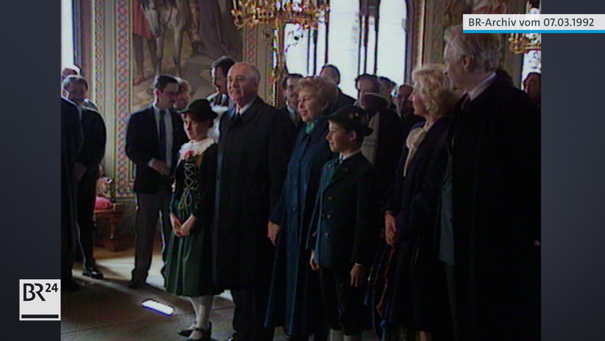 Michail Gorbatschow und seine Frau Raissa im Schloss Neuschwanstein