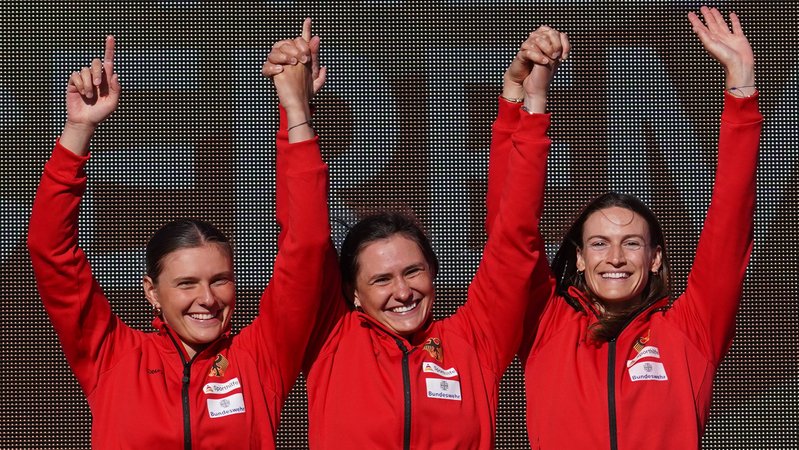 Emily Apel, Elena Lilik und Ricarda Funk (v.l.n.r.) | Bild: BR/Franziska Niebert Emily Apel, Elena Lilik und Ricarda Funk (v.l.n.r.)