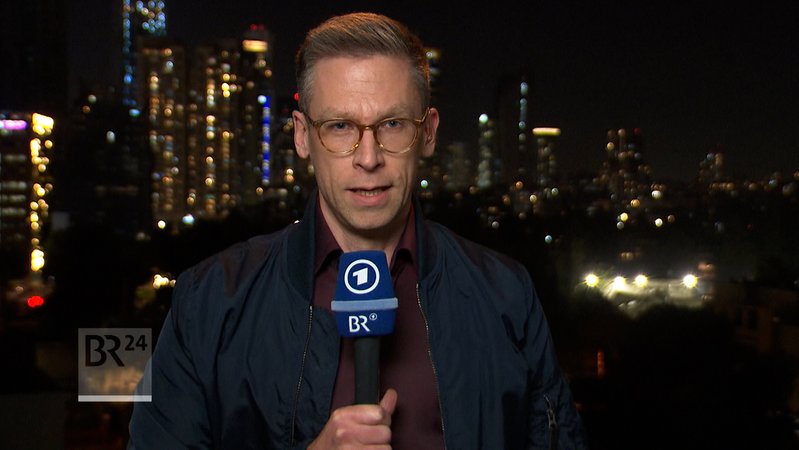 Im Video: BR-Korrespondent Dake zur Rolle Israels | Bild: BR Im Video: BR-Korrespondent Dake zur Rolle Israels