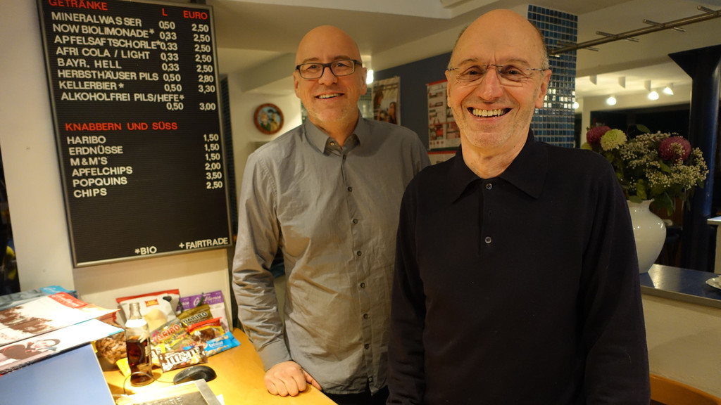 Die beiden Betreiber vom Programmkino Casablanca in Ochsenfurt: Hannes Tietze (links) und Gerd Dobler (rechts)